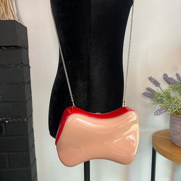 Rare and unique Christian Louboutin nude and red shoe clutch with chain - Picture 9 of 15